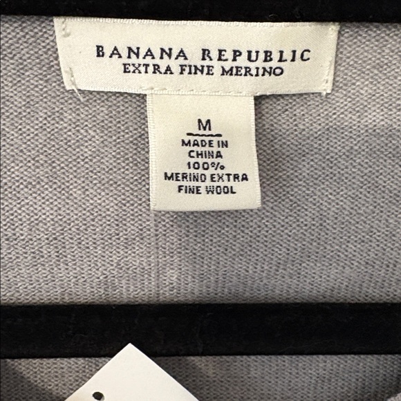 Banana Republic Silver Sequin Sweater - Picture 4 of 5